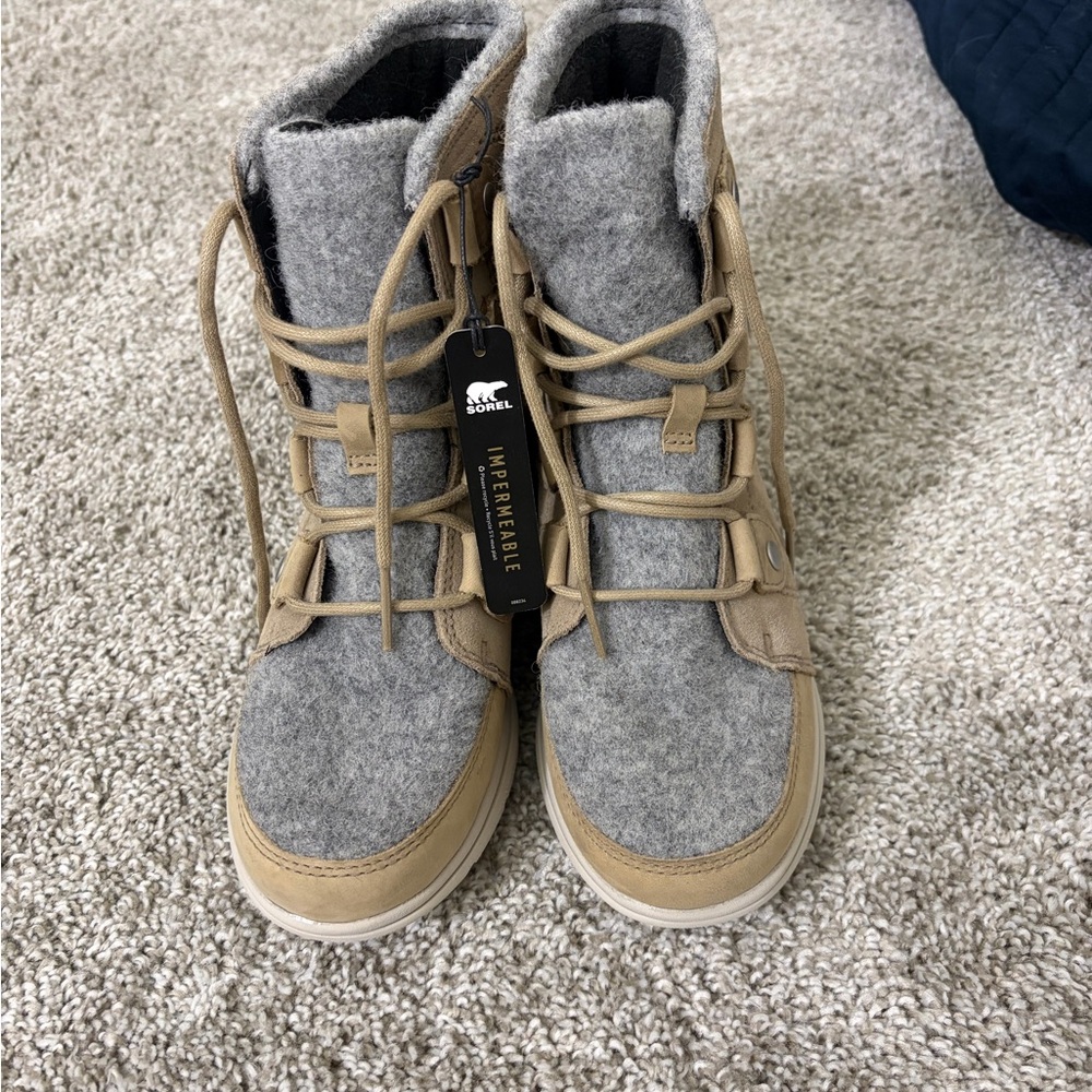 Sorel Gray and Tan Insulated Boots